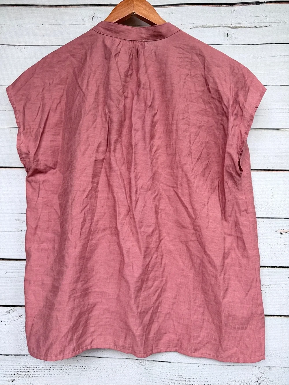 Vine & Love Rose Mauve Cap Sleeve Hidden Button Front Blouse - Size Medium - Picture 4 of 4